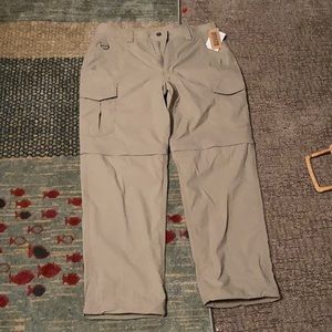 NWT Duluth trading no fly zone cargo pants men’s